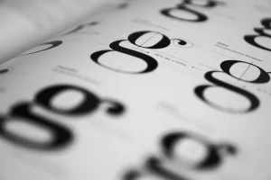 image page d'accueil avec typographie lettre g ligature et feuille blanche